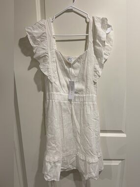 NWT Gilli White Textured Mini Dress M Romantic Ruffle Summer Dress Bridal Event